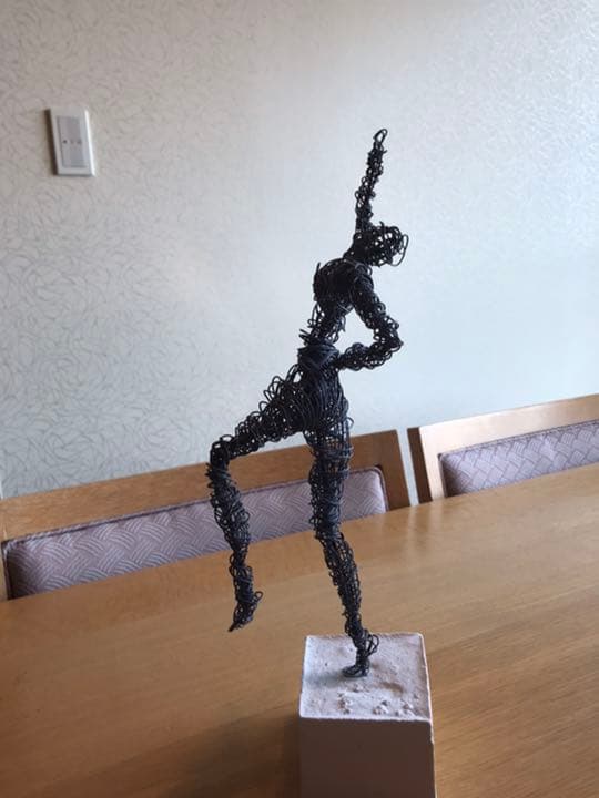 ワイヤーアート「ダンス」