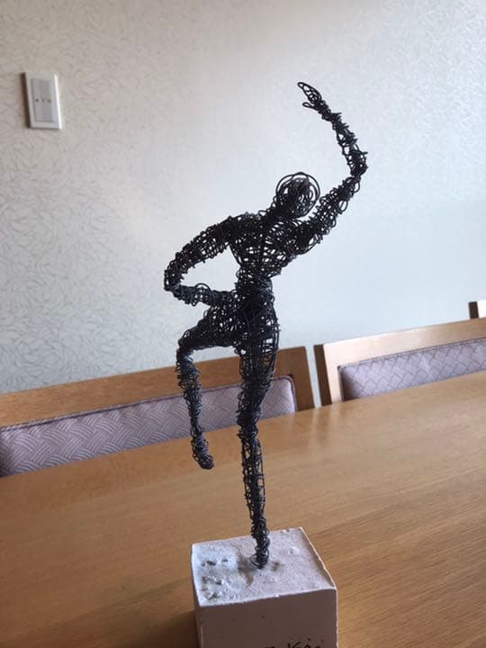 ワイヤーアート「ダンス」