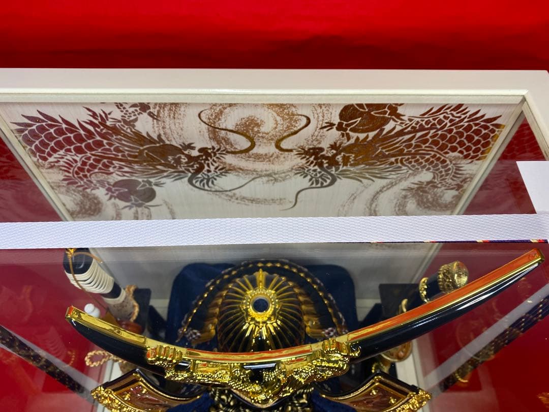 伊達政宗　東京久月　五月人形　家紋付き兜飾り　白塗りガラスケース入