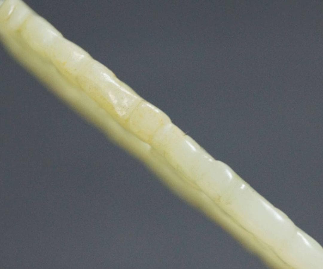 古代和田玉(ホータン)細工透かし彫り『古代龍』玉龍佩 根付 緒締玉提げ物装飾品