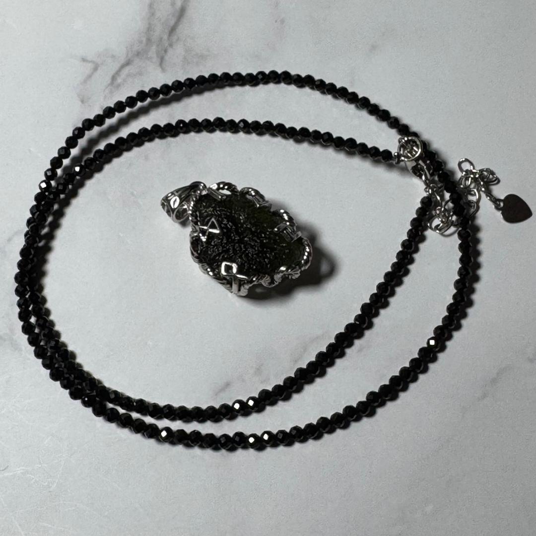 大人気の希少テクタイト◇モルダバイト◇ペンダントトップ　7.6g