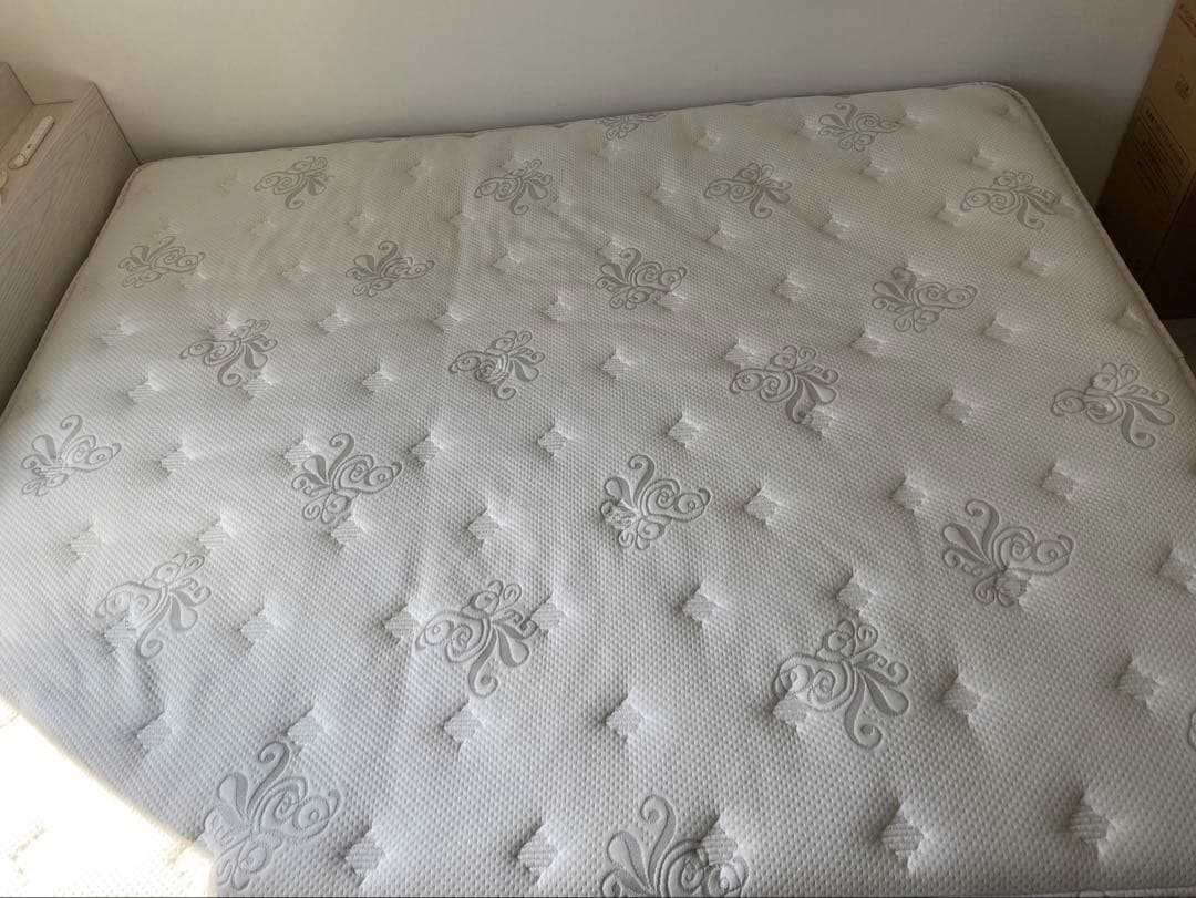 【〜8/26AM】日本ベッド シルキーパフ　クイーンサイズ