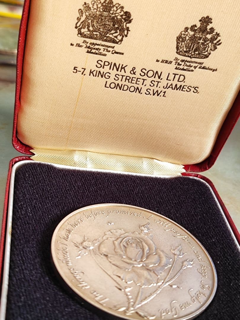 希少シルバー1977 イギリス エリザベス ジュビリー 大型 銀 メダル