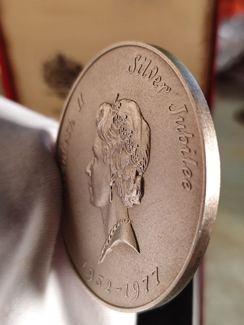 希少シルバー1977 イギリス エリザベス ジュビリー 大型 銀 メダル