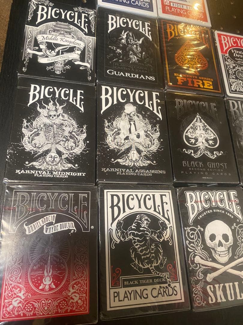 【未開封・激レア】BICYCLE Blackデザインデッキ詰め+オマケ赤・青