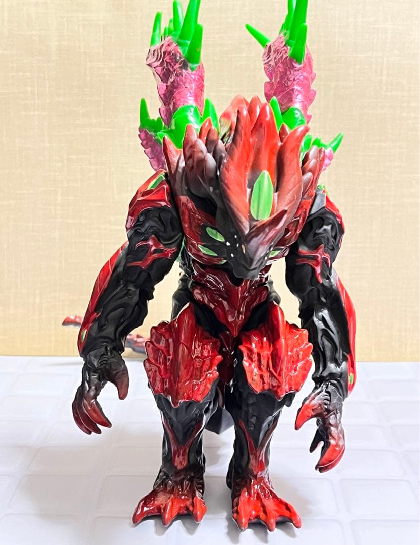 ウルトラマン 禍々アークベリアル ソフビ 無版権、マガオロチ×ベリアル