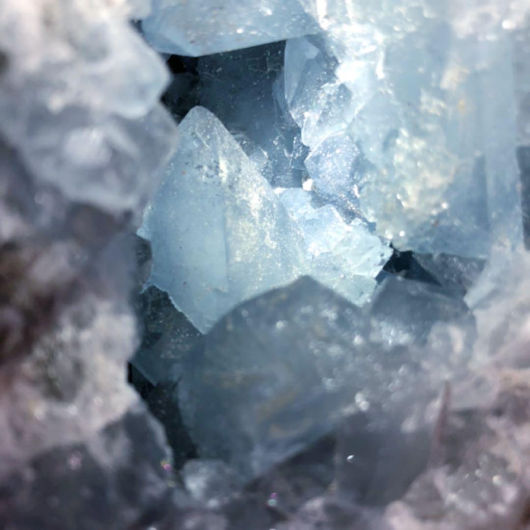 ☆ 2.9Kg！たまご型 セレスタイト (天青石) 原石 天然石 パワーストーン