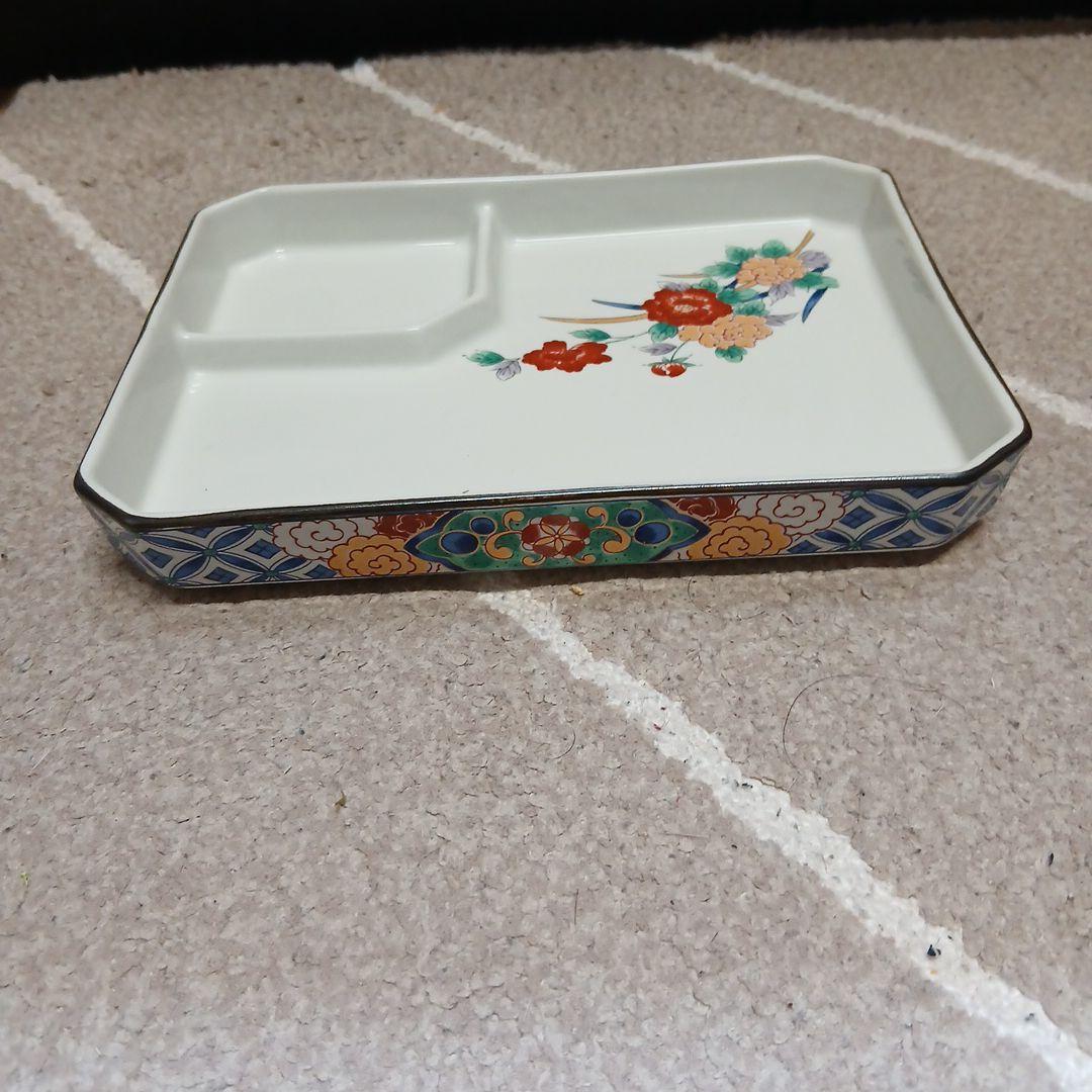 小鉢と刺身皿、醤油差しの5点セット