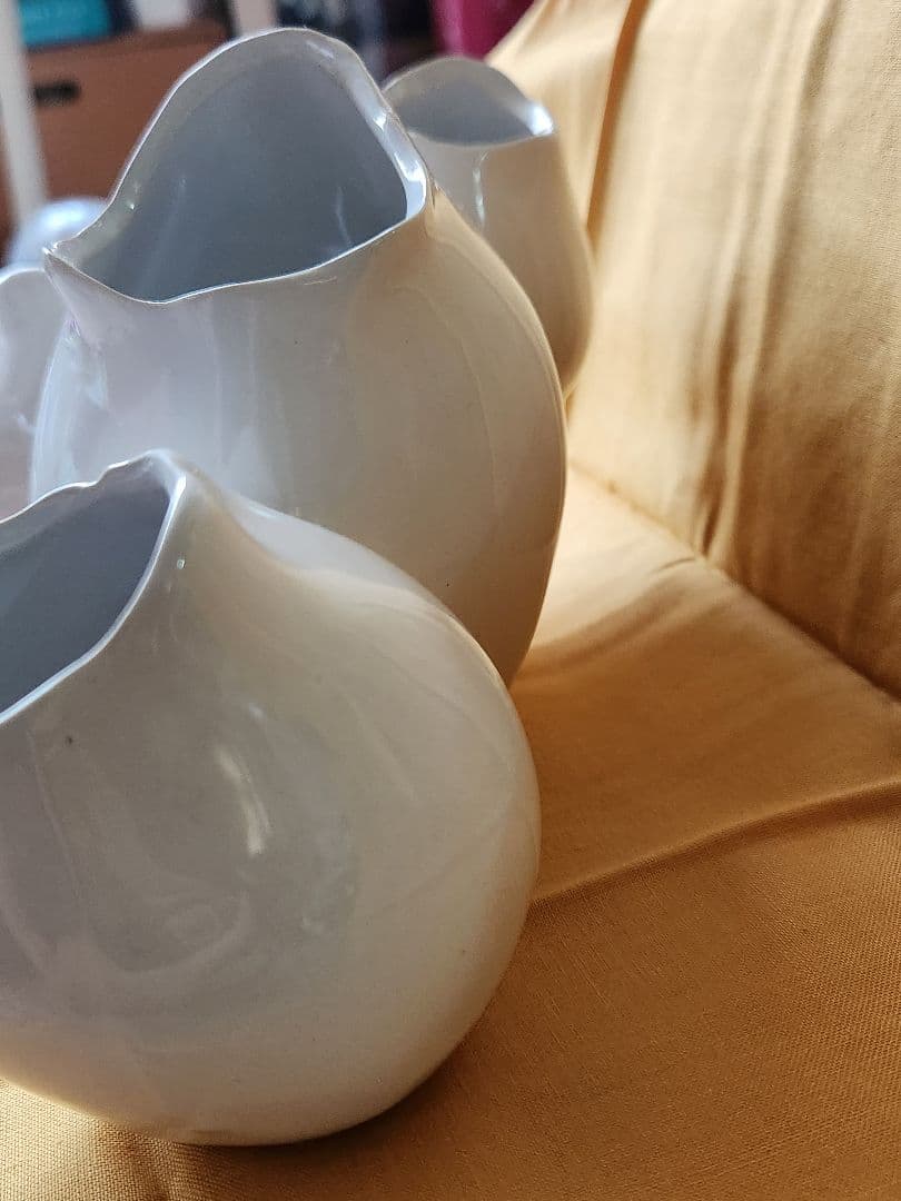 ホワイト多孔式花瓶　GOTO