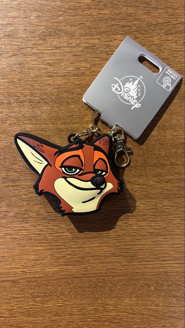 新品 ディズニーストア ズートピア ニック・ワイルド キーホルダー