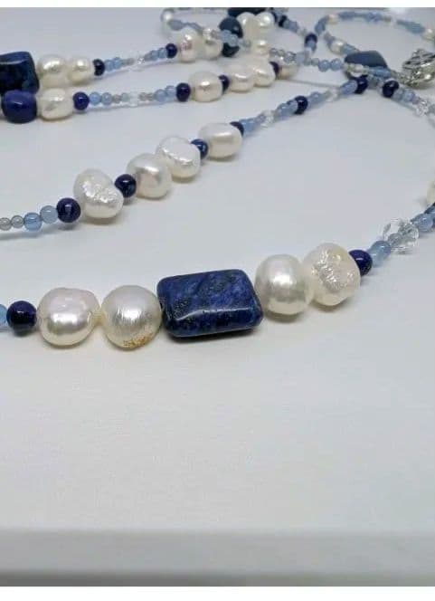 ラピスラズリと水晶 と淡水パール ロングネックレス