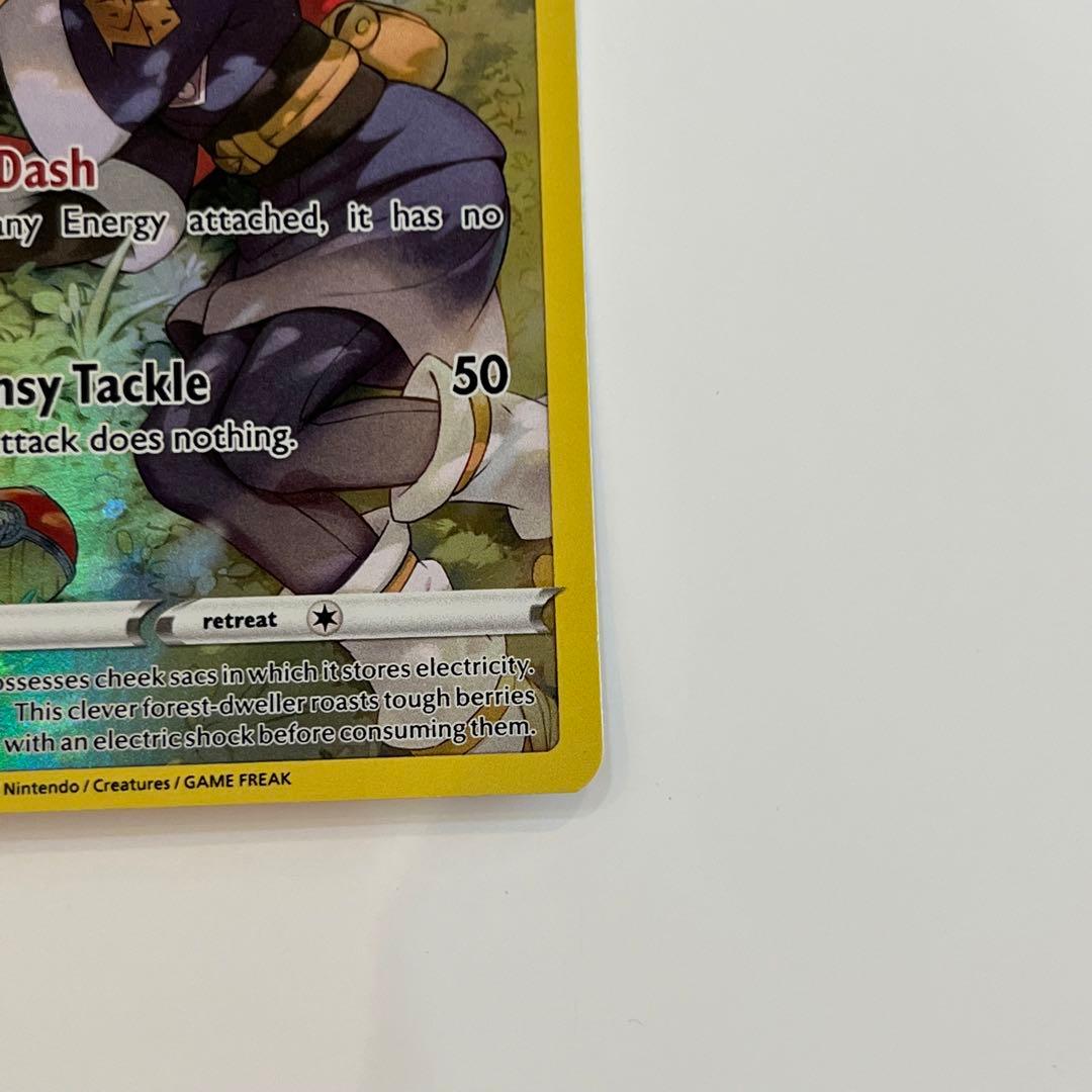 ポケモンカード ダークファンタズマ ピカチュウ CHR 海外版 - メルカリ