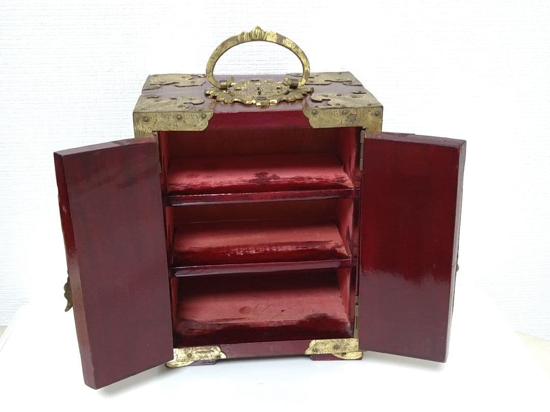 プロフ必読！∞ アンティークなディスプレイに♪翡翠をはめ込んだレア小物入れ ∞