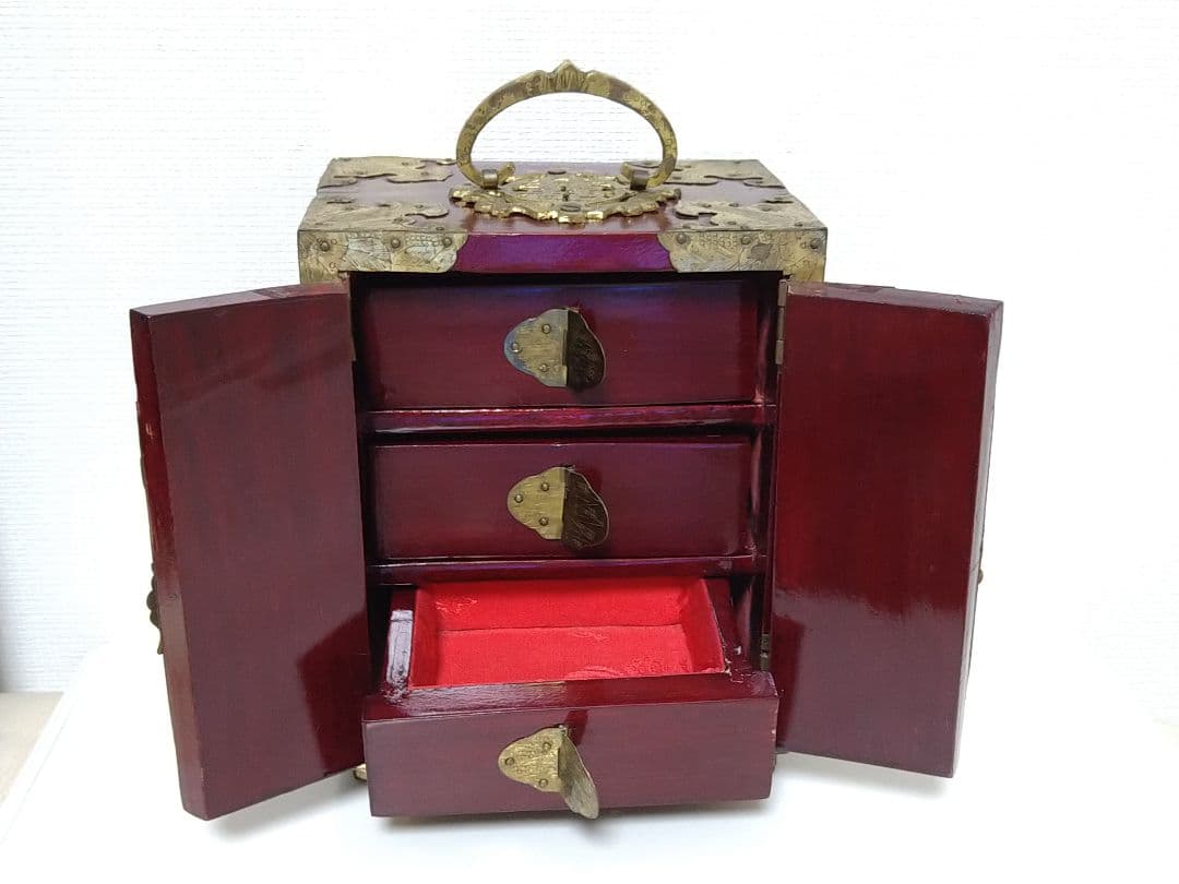 プロフ必読！∞ アンティークなディスプレイに♪翡翠をはめ込んだレア小物入れ ∞