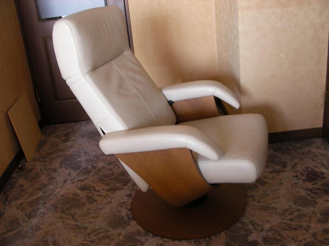 カリモク ザ・ファースト リクライナー RU71モデル 本革張