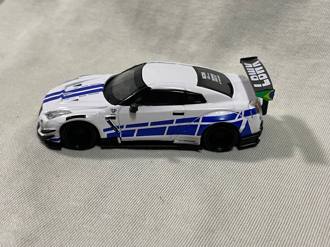 MINI GT Salao DieCast 5 GTR R35 LBWK