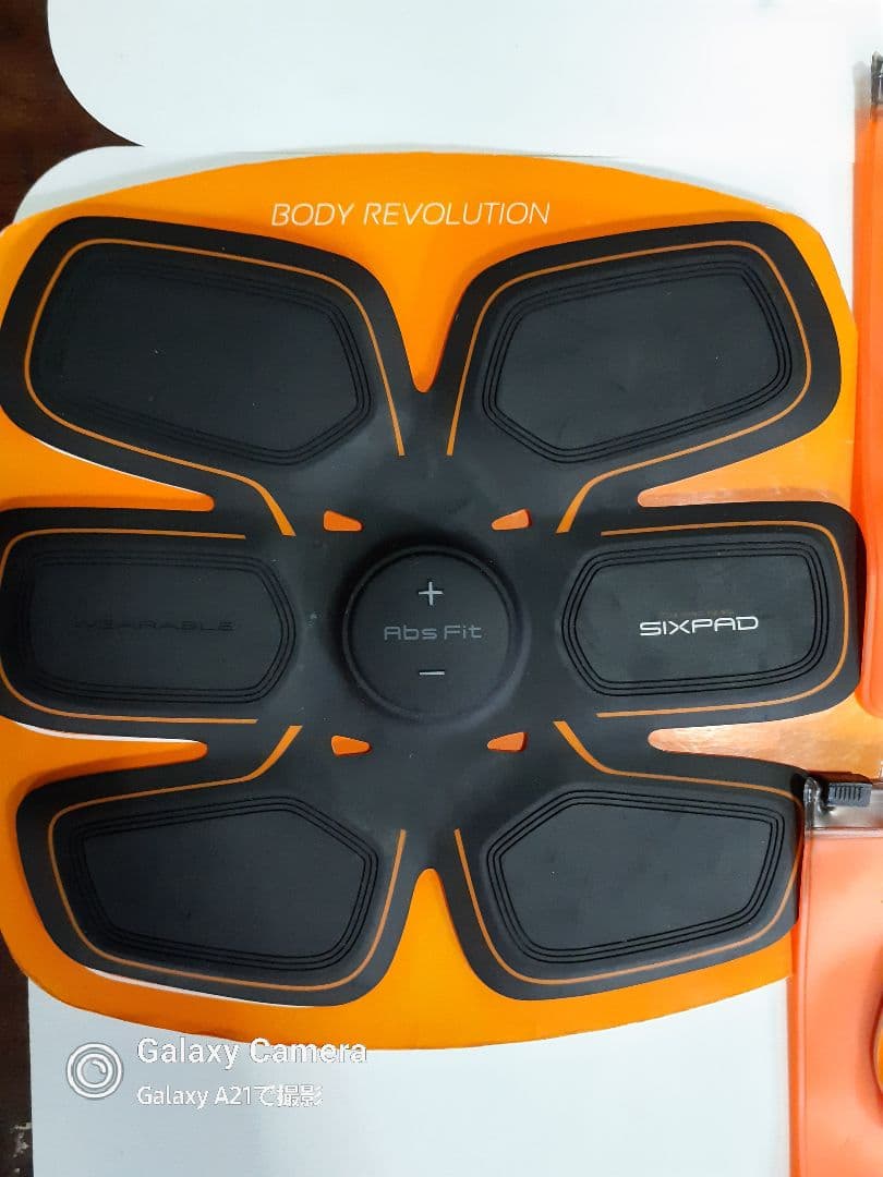 シックスパッドボディフィットとアブズフィット【２つは新品】