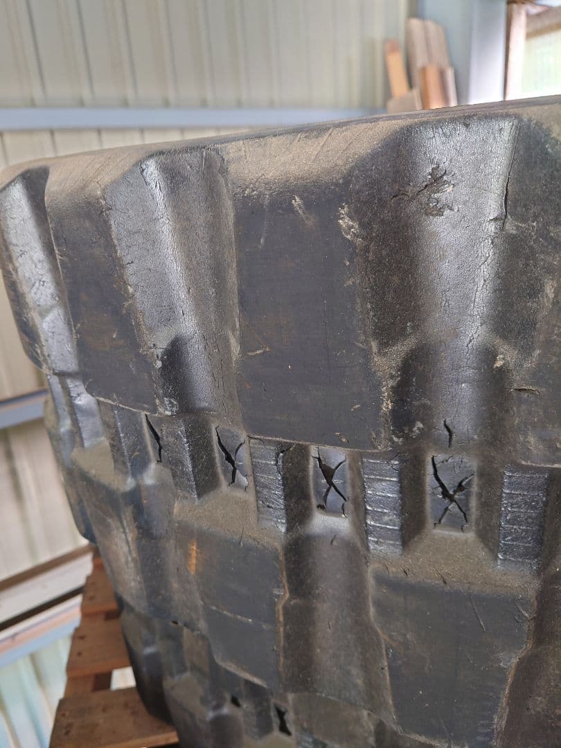 三菱　キャタピラー ゴムクローラー純正品