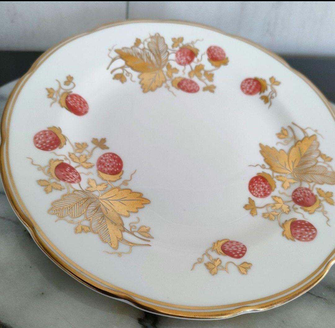 ストロベリーゴールド ケーキ皿 1枚　17.5cm 希少価値高いと思います