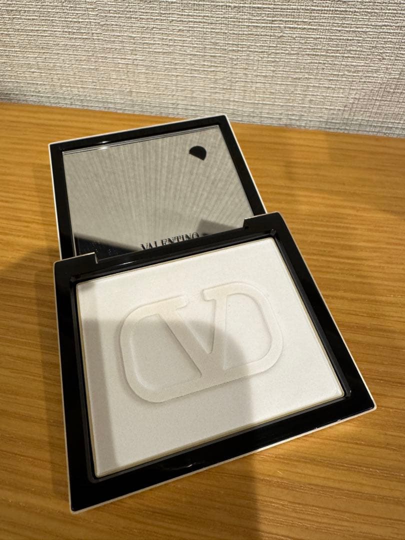 VALENTINO BEAUTY Ｖフィルター