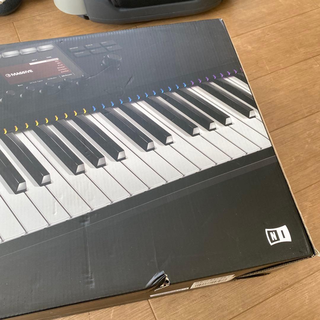 【極美品】KOMPLETE KONTROL S61 MK2 ブック、防塵カバー付