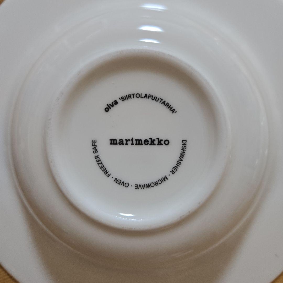 【極美品】Marimekkoシイルトラプータルハ　　プレート20cm　4枚セット