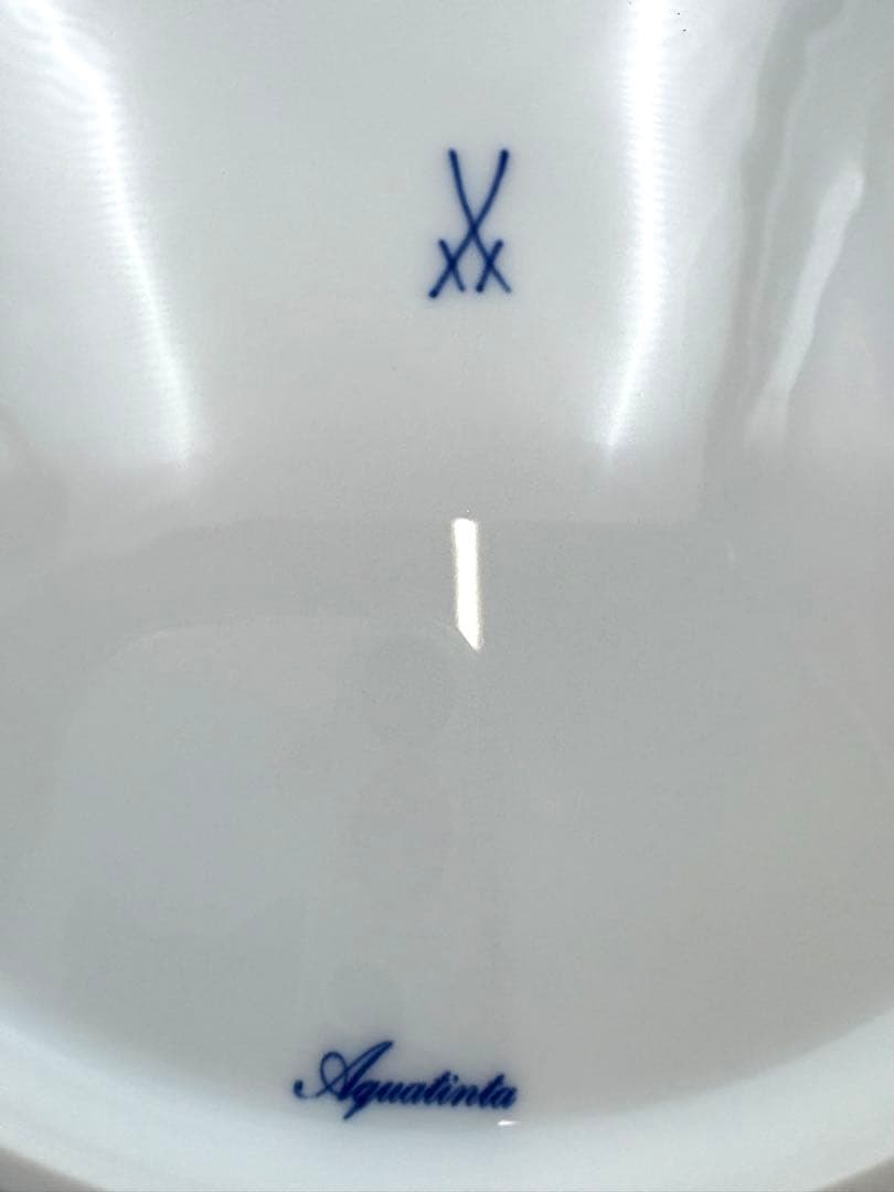 マイセン　歴代双剣マーク 飾皿 　ロゴ　25.5cmプレート　皿スタンド　箱付き