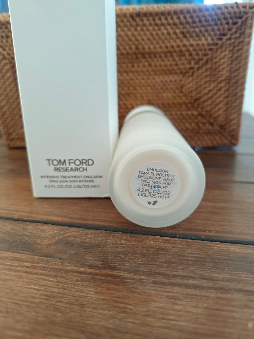 トム フォード リサーチ インテンシブ ミルキー 125ml