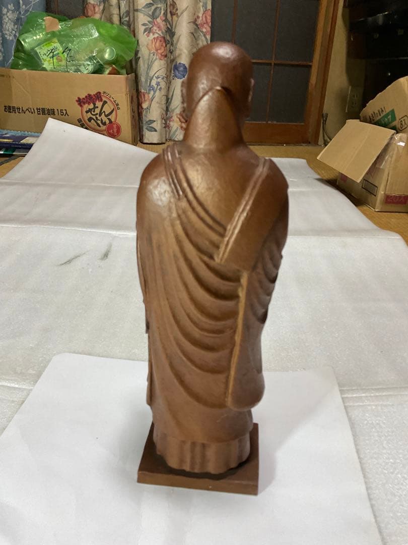 日蓮上人立像／真鍮製。重量約4kg。【高さ／34cm。凛々しい顔付きの御神仏】。