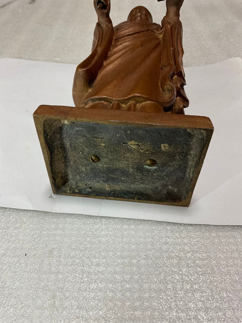 日蓮上人立像／真鍮製。重量約4kg。【高さ／34cm。凛々しい顔付きの御神仏】。