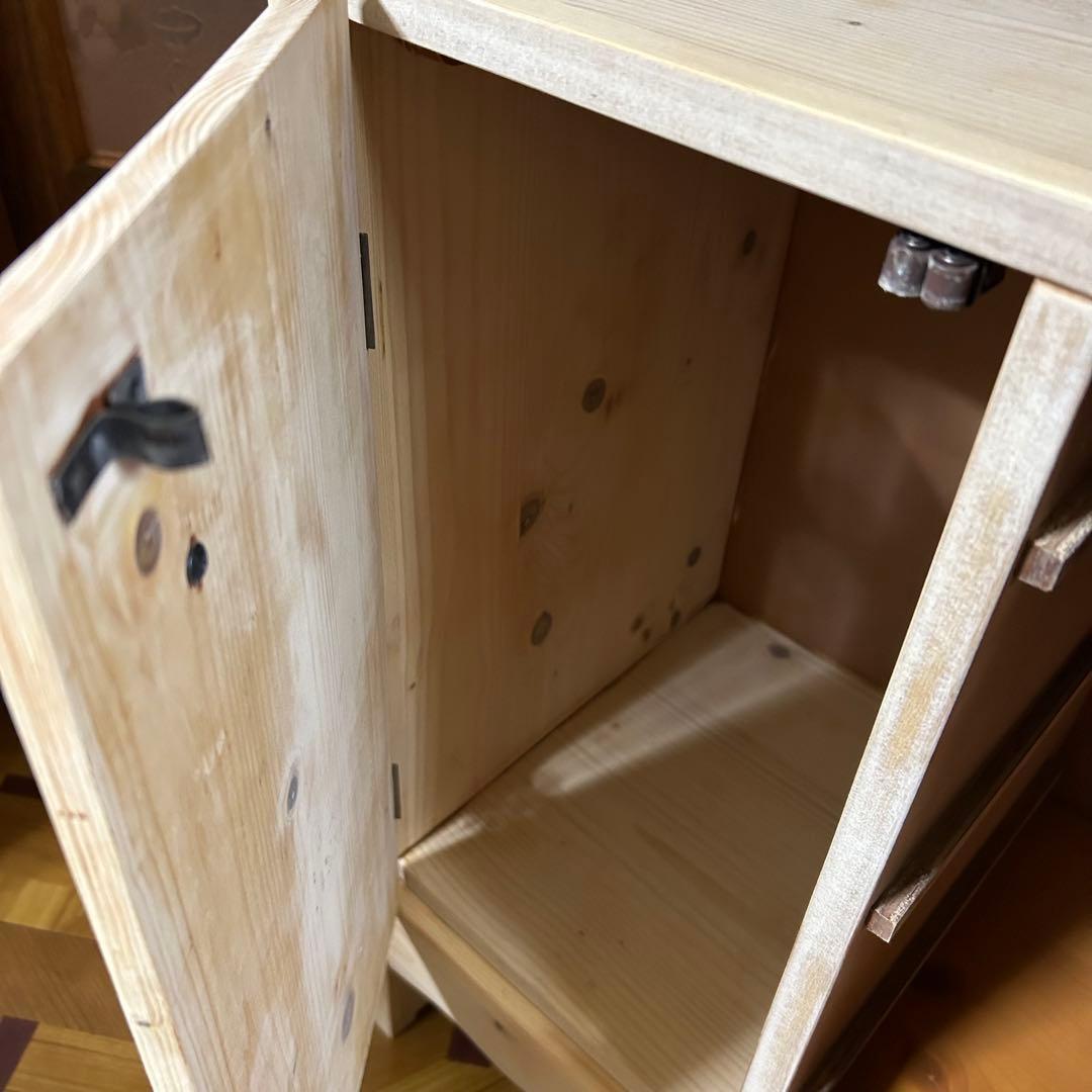 キャビネット　ストリップド家具