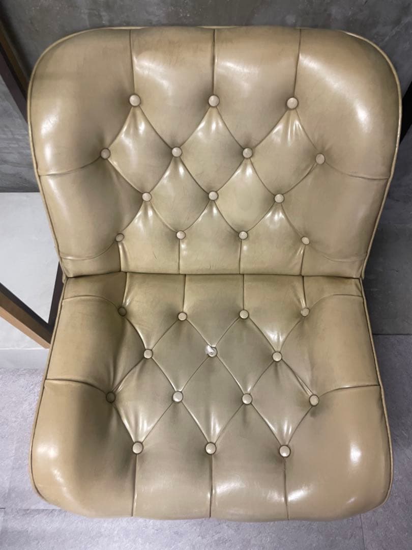 ラウンジソファ　フジファニチアFUJI FURNITURE 合皮　レトロ　1脚