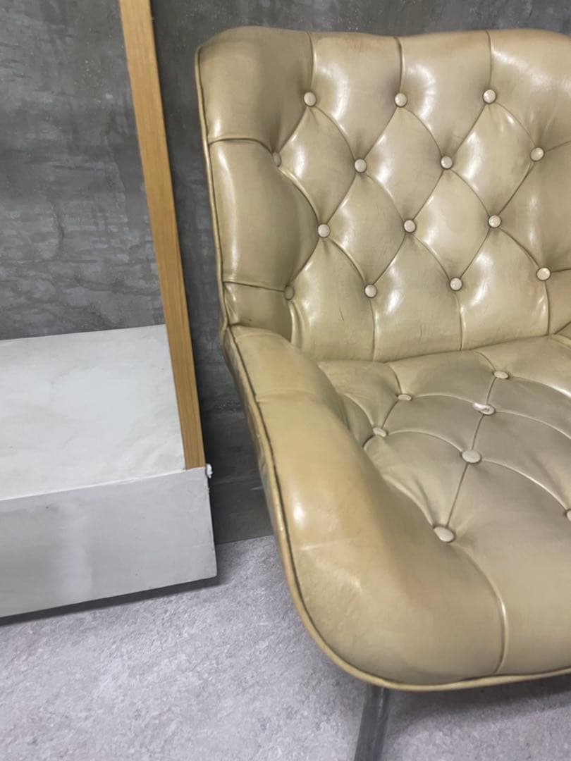 ラウンジソファ　フジファニチアFUJI FURNITURE 合皮　レトロ　1脚