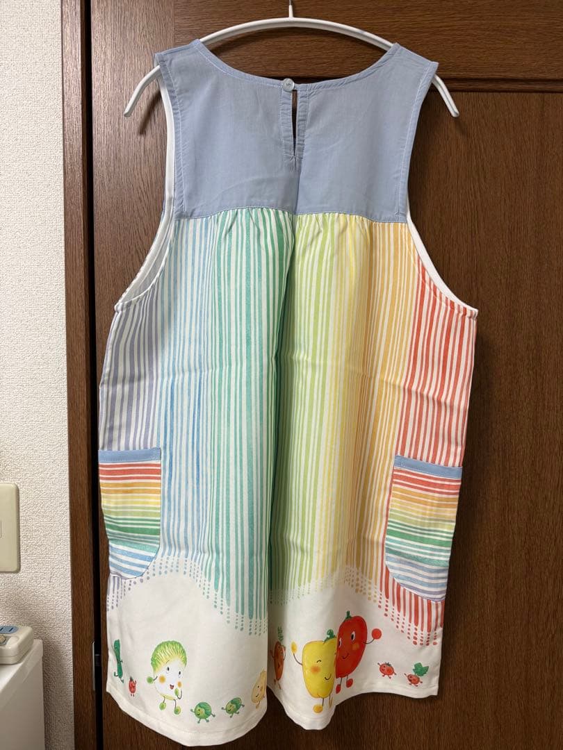 保育士　幼稚園教諭　エプロン