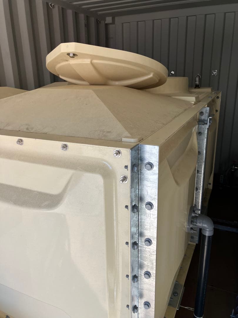 【中古品】FRPベージュ貯水タンク