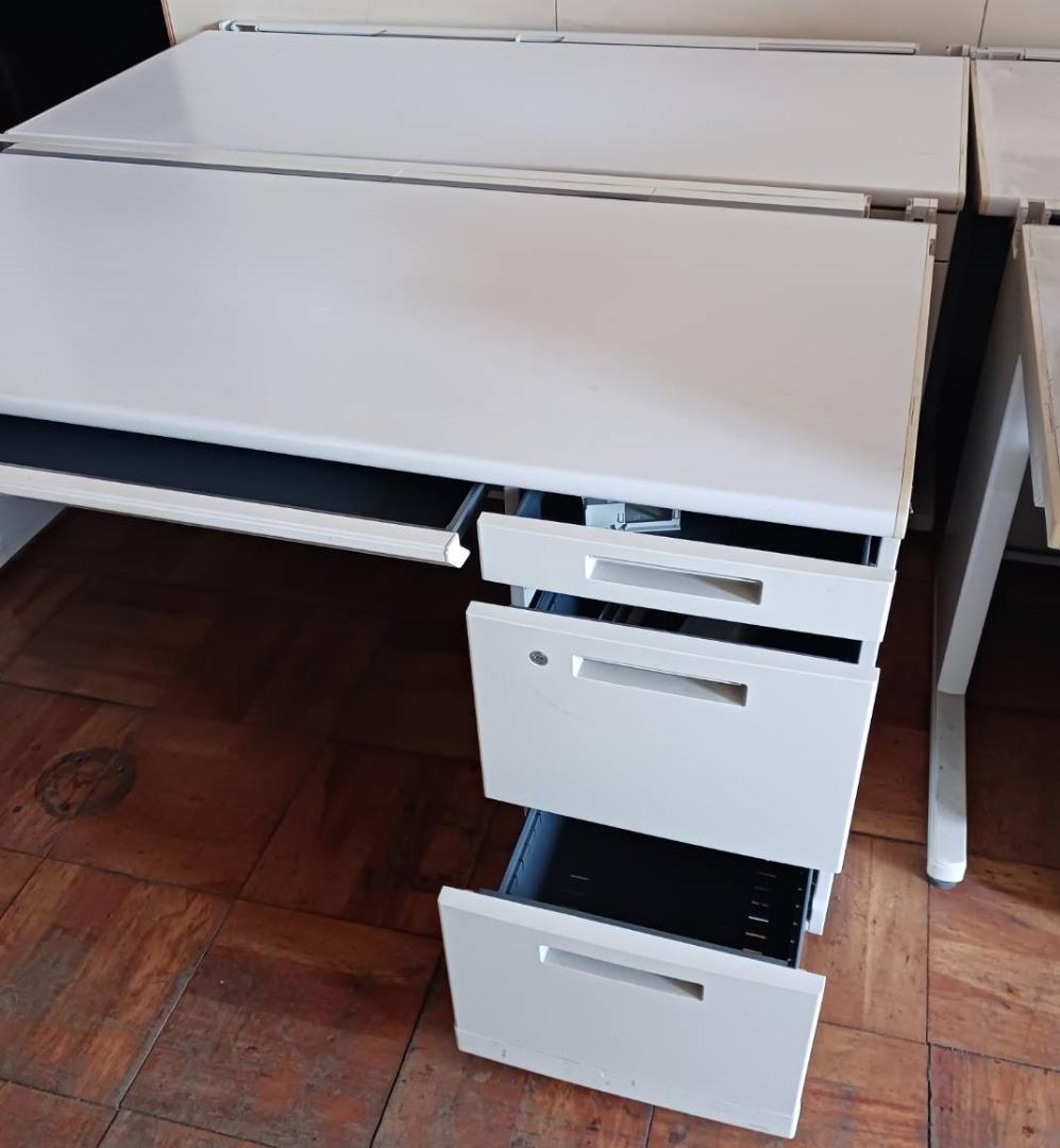 岩手県花巻市《引取限定》KOKUYO　オフィスデスク　2台　現状品