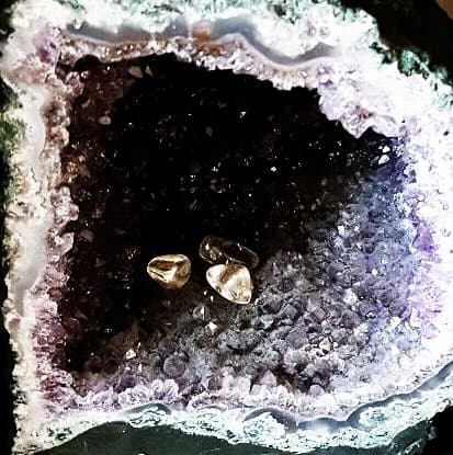 「引っ越しセール」アメシストドーム