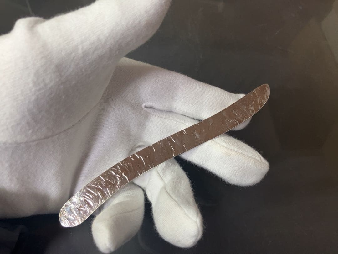 【新品】純銀・手鍛造バターナイフ（SV980）金槌目仕上げ