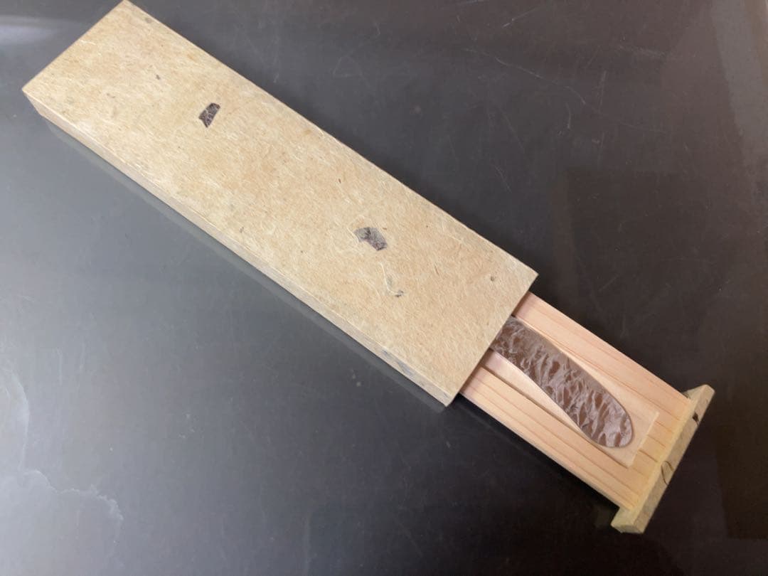 【新品】純銀・手鍛造バターナイフ（SV980）金槌目仕上げ