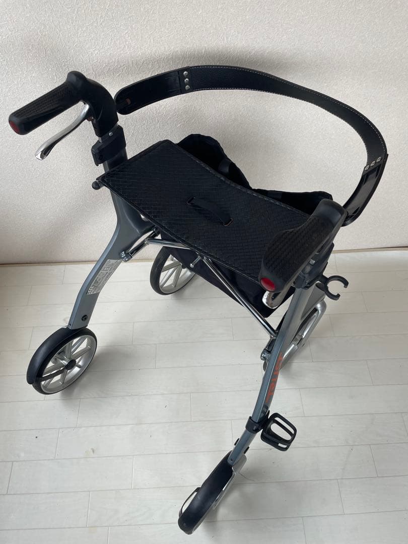 歩行車 : レッツフライ