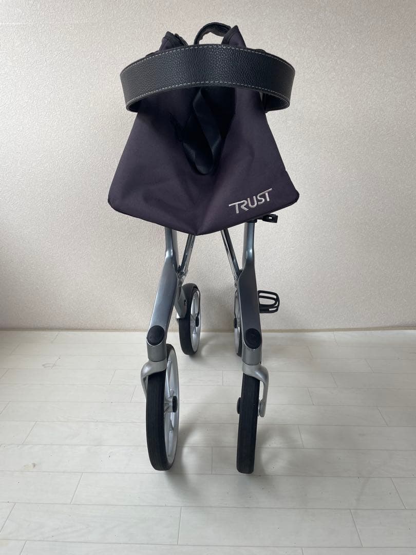 歩行車 : レッツフライ