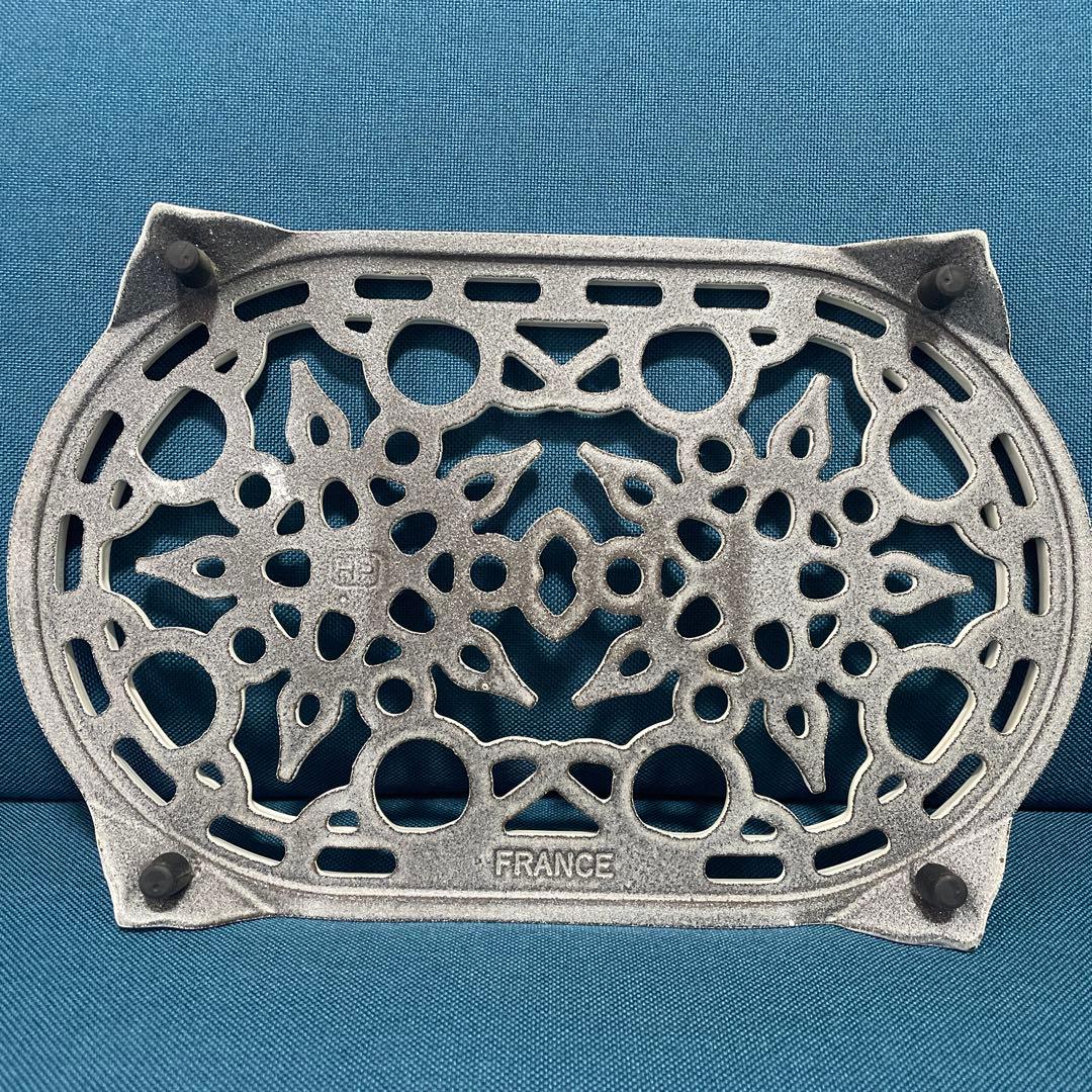 《未使用》ルクルーゼ オーバル トリベット 白