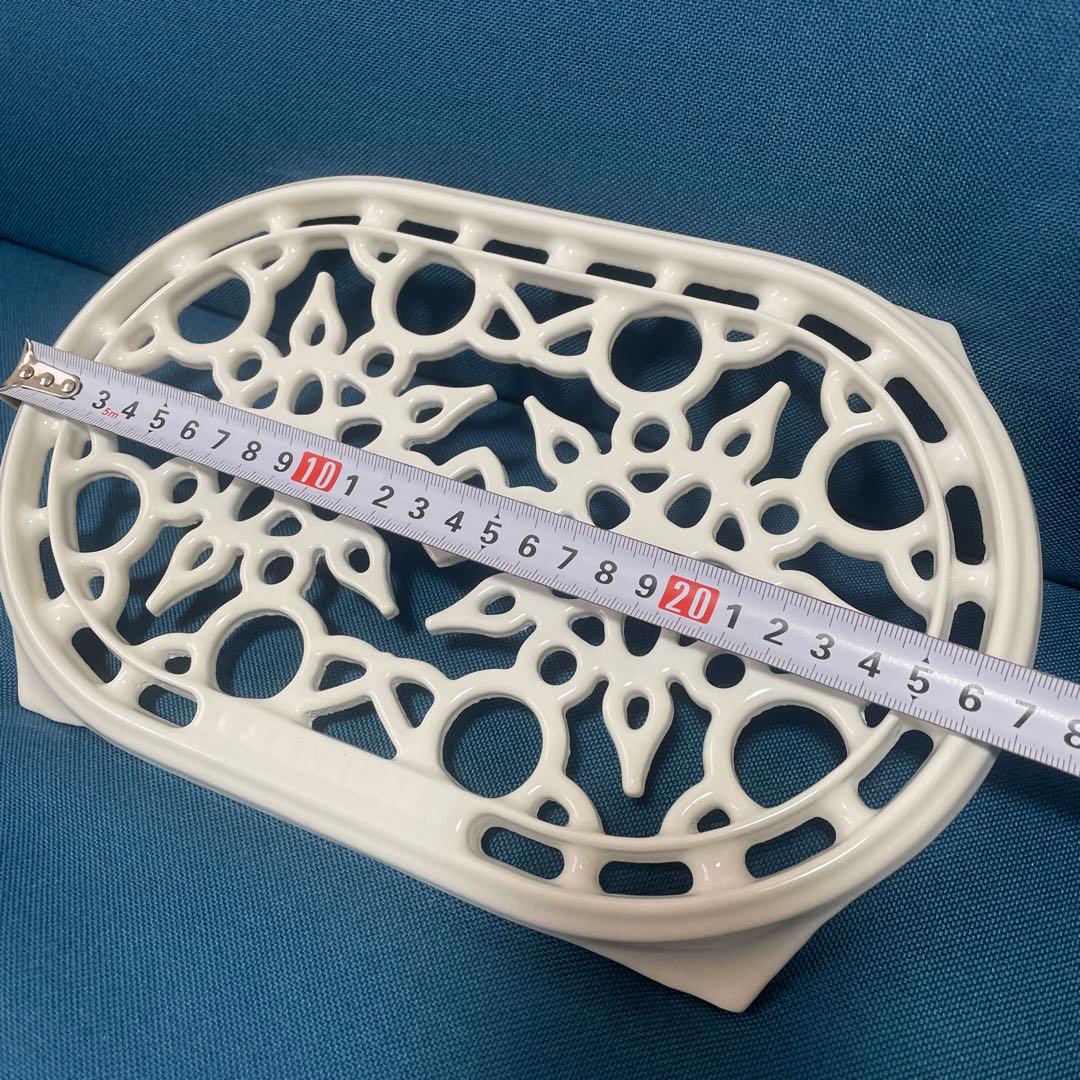 《未使用》ルクルーゼ オーバル トリベット 白