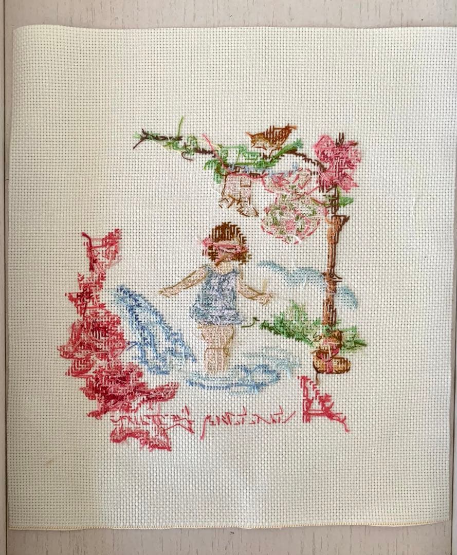 ヴェロニクアンジャンジェ　クロスステッチ完成品　ハンドメイド　刺繍