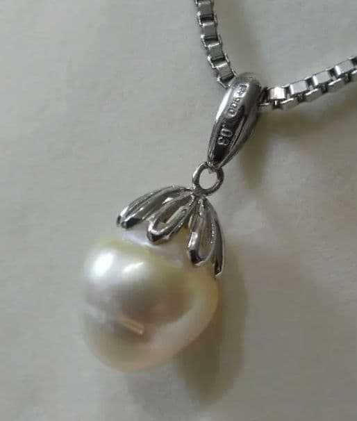 南洋真珠とダイヤモンド、Pt900の花形ペンダントトップ★6.3g