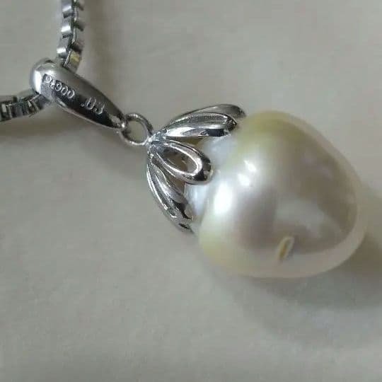 南洋真珠とダイヤモンド、Pt900の花形ペンダントトップ★6.3g