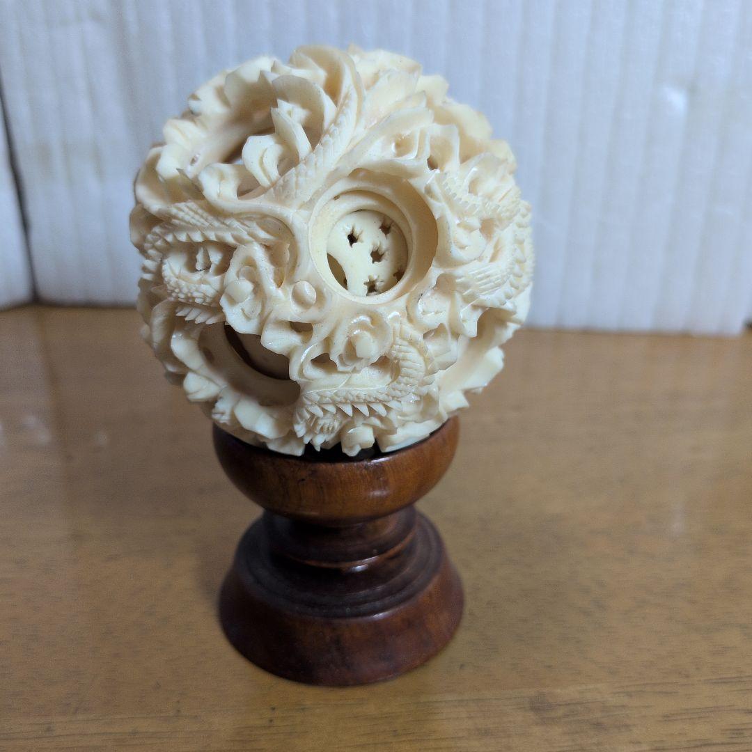 象牙調のドラゴン多層球