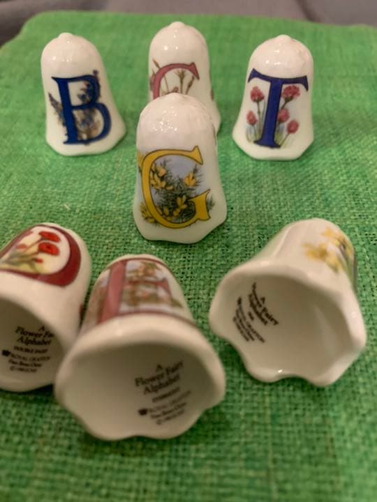 Graftonフェアリー・アルファベットシンブル　7つ　スカラップ辺