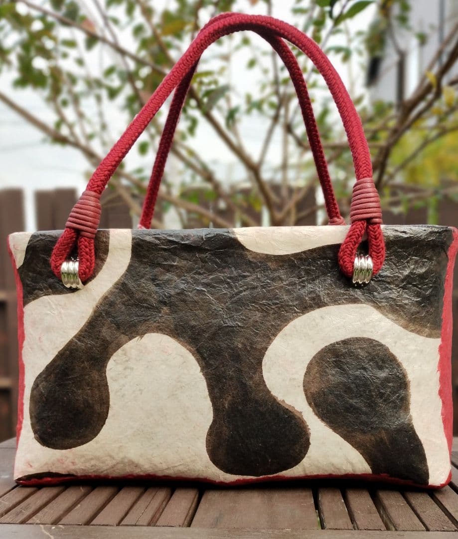 GURI　一閑張りバッグ　赤　白　黒　グルエラ　柿渋