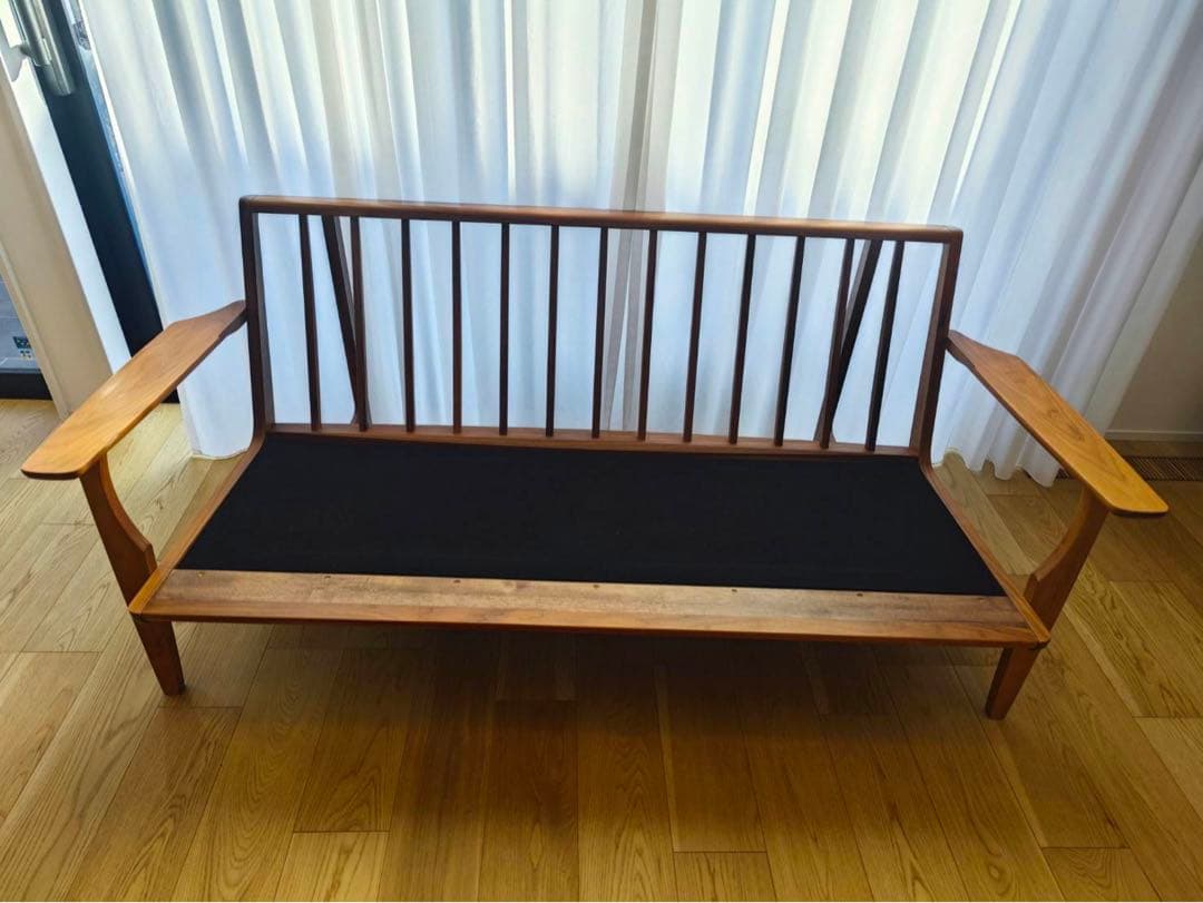 カリモク 木製フレーム ２人掛椅子ロングソファ グレー